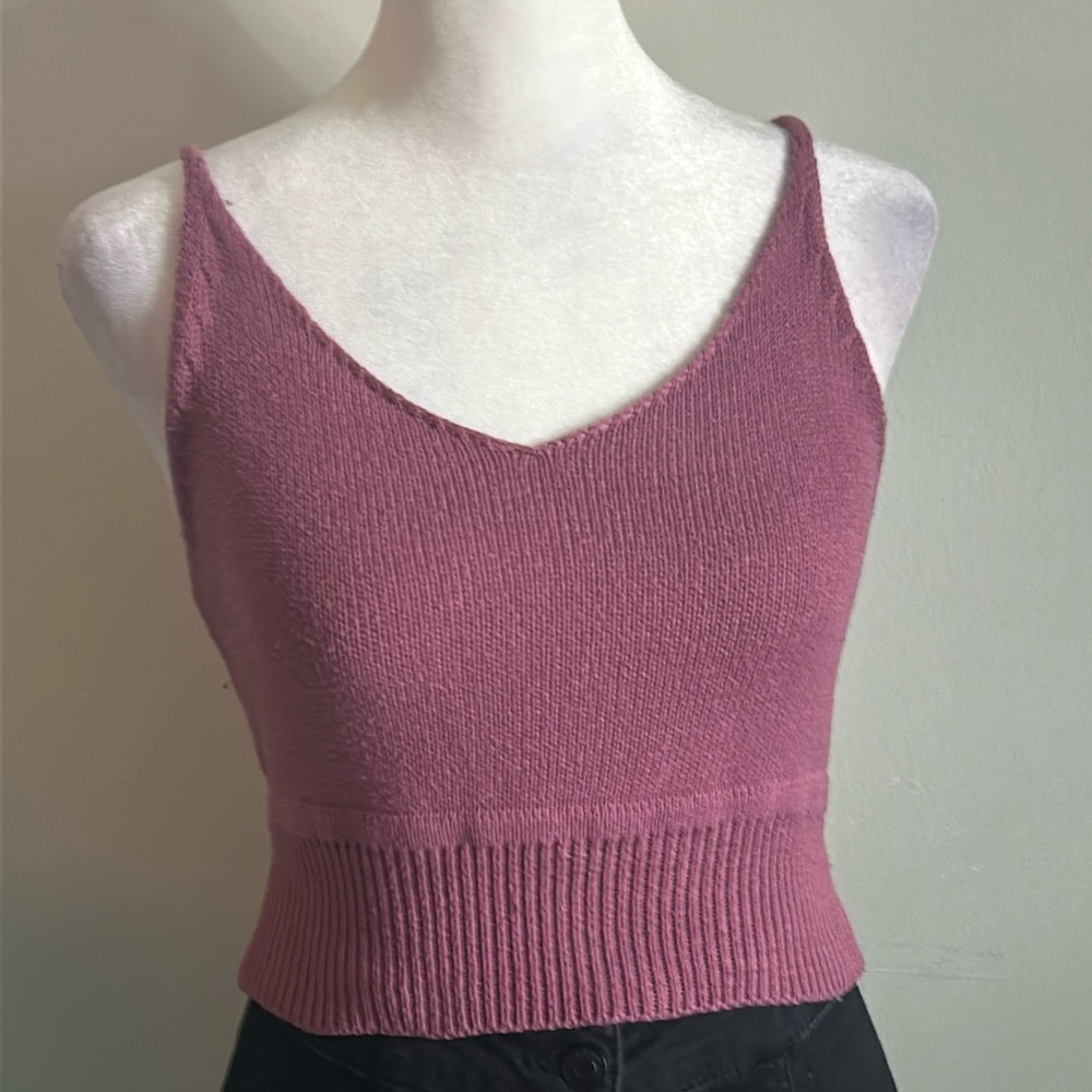 ⬇️ 2/$25 Marked Listings - Beceel Women’s Knit Crop V-Neckline Sweater Tank Top